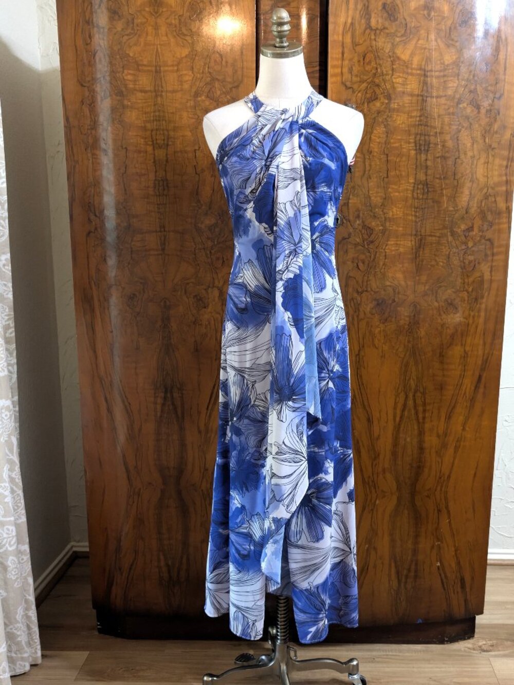 Mark & James Badgley Mischka Blue Floral Halter Maxi Dress Size 0 Wedding Resort